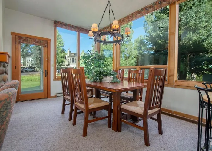 Rmr: Lupine 1914 In The Aspenswilsonwy Apartment